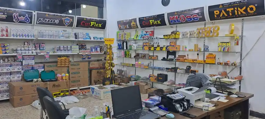 أرفف العرض والعلامات التجارية