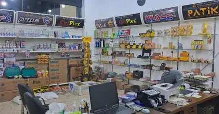 داخل المعرض
